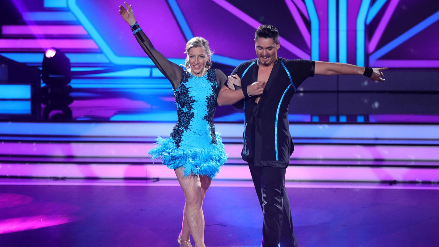In der vierten Show von Let's Dance ist Schluss für die Ex-Eisschnellläuferin Anni Friesinger-Postma