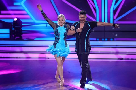 In der vierten Show von Let's Dance ist Schluss für die Ex-Eisschnellläuferin Anni Friesinger-Postma