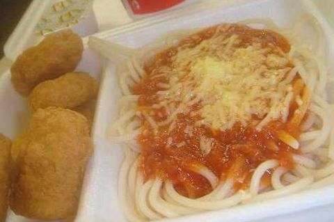 McDonald's McSpaghetti  In den 1970er Jahren machte die Burgerkette auf Italiener: der McSpaghetti war geboren. In den USA kam dieses Gericht nicht an, aber manch internationales McDonald's Restaurant hat es immer noch auf dem Menü.