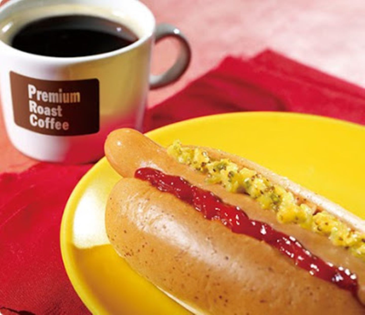 McDonald's McHot Dog    Vom McHot Dog waren die Kunden eher weniger begeistert. Ziemlich schnell wurde er wieder vom Speiseplan gestrichen. Außer in Japan, dort wird er gern zum Frühstück mit einer Tasse Filterkaffee gegessen.