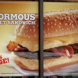 Burger King's großes Omelette-Sandwich  Das "große Sandwich" war für die Gäste bei Burger King wohl etwas zu groß. Es wurde einfach kein Verkaufsschlager, deshalb flog es vom Menü.
