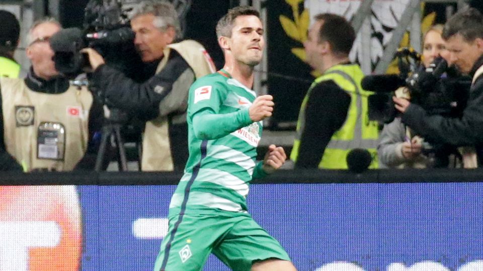 Fin Bartels feiert seinen sehenswerten Treffer gegen Eintracht Frankfurt in der Fußball-Bundesliga Fin Bartels feiert seinen sehenswerten Treffer gegen Eintracht Frankfurt in der Fußball-Bundesliga