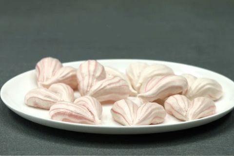 Rezeptidee: Baiserherzen: So einfach gelingt der romantische Klassiker