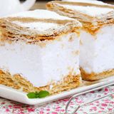 Mille-Feuille aus Frankreich  Tausend Schichten soll dieses französische Dessert haben. Es handelt sich dabei um eine Cremeschnitte aus Blätterteig.