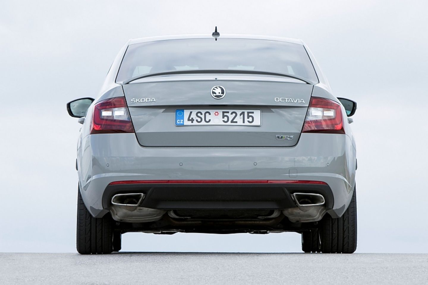 Ein Heckspoiler verschafft dem Skoda Octavia RS Abtrieb