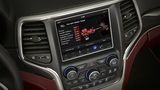 Der Jeep Grand Cherokee Trackhawk zeigt viele Werte an