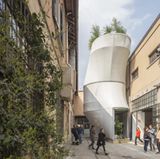 Es benötigt nur eine sehr kleine Grundfläche.