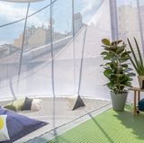 Fenster sind dank des Gewebes überflüssig.