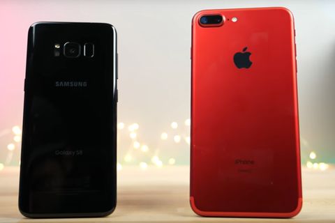 Links das Galaxy S8, rechts das iPhone 7 Plus.