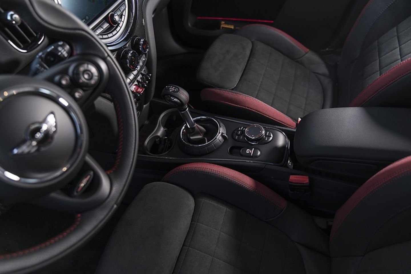 Mini John Cooper Works Countryman - Sportsitze bieten guten Seitenhalt