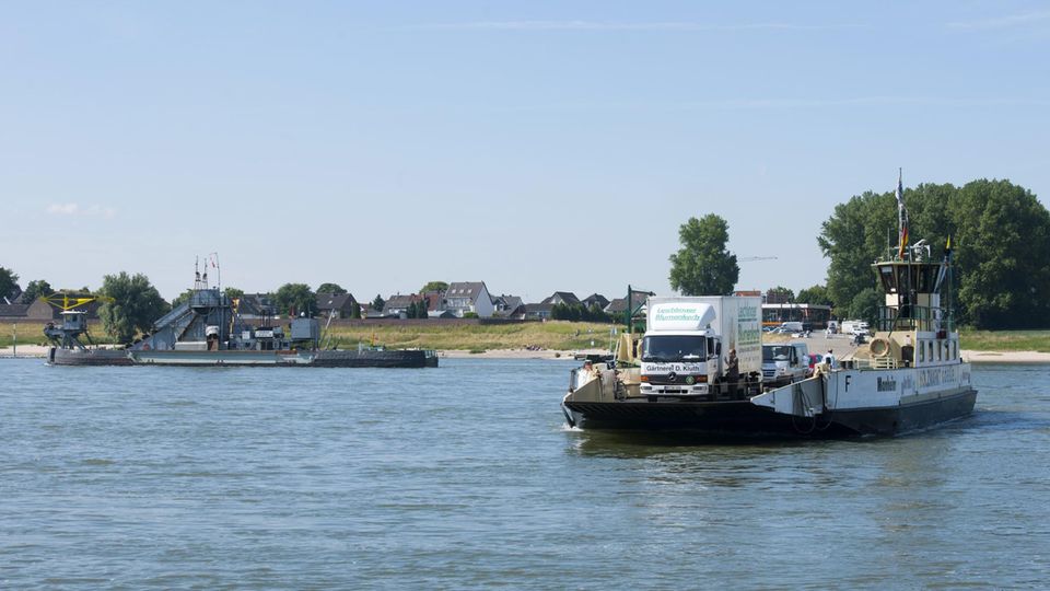 nachrichten deutschland köln brennendes Auto nachrichten deutschland köln brennendes Auto