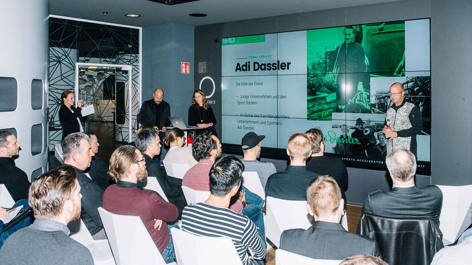 Die Dassler-Enkel stellen ihr Projekt vor Die Dassler-Enkel stellen ihr Projekt vor