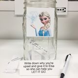 Oder einfach seinen Kummer auf einen Zettel schreiben und ihn in die "Meckerbox" von "Elsa" werfen.