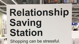 Die "Relationship Saving Station" in einer kalifornischen Filiale von Ikea: "Fünf Wege, die Spannungen mit dem Liebsten zu lindern"