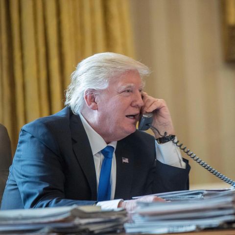 US-Präsident Donald Trump telefoniert