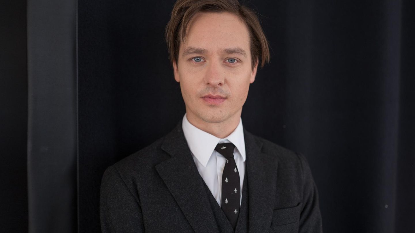 Porträt von Schauspieler und Musiker Tom Schilling