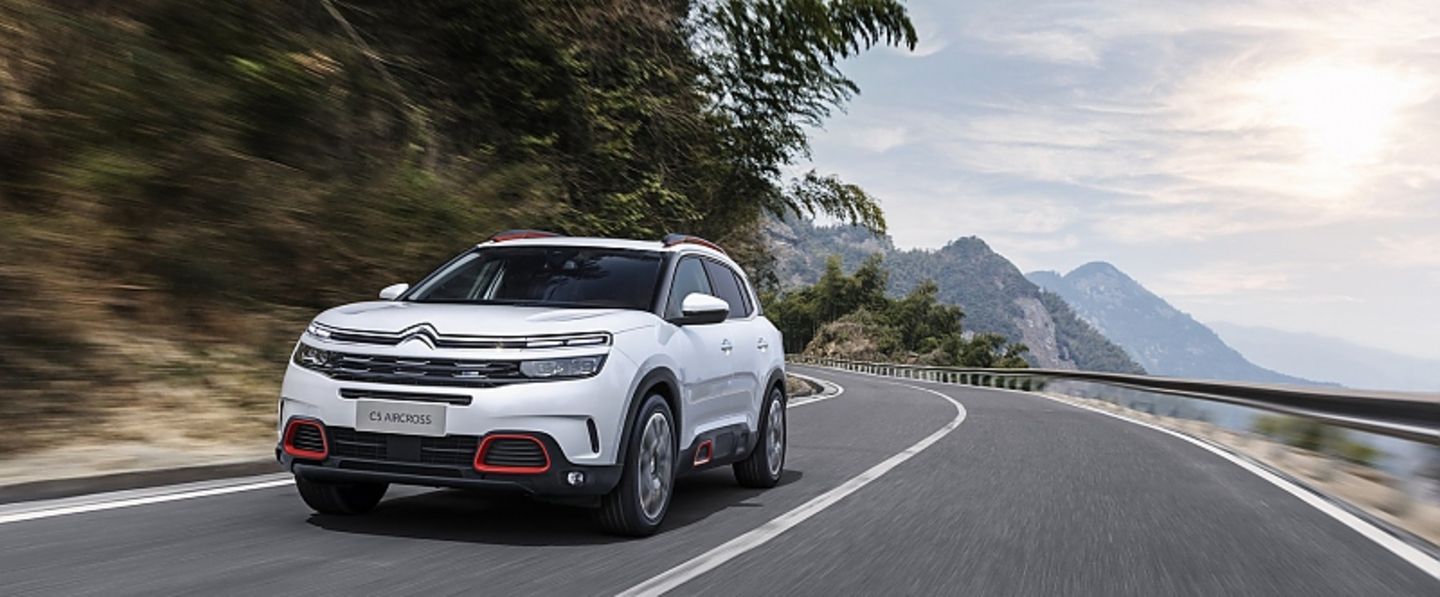 Als Plug-in-Hybrid leitet der Citroën C5 Aircross 300 PS und kommt rein elektrisch 60 Kilometer weit