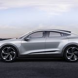 Das Audi e-tron Sportback Concept ist 4,90 Meter lang