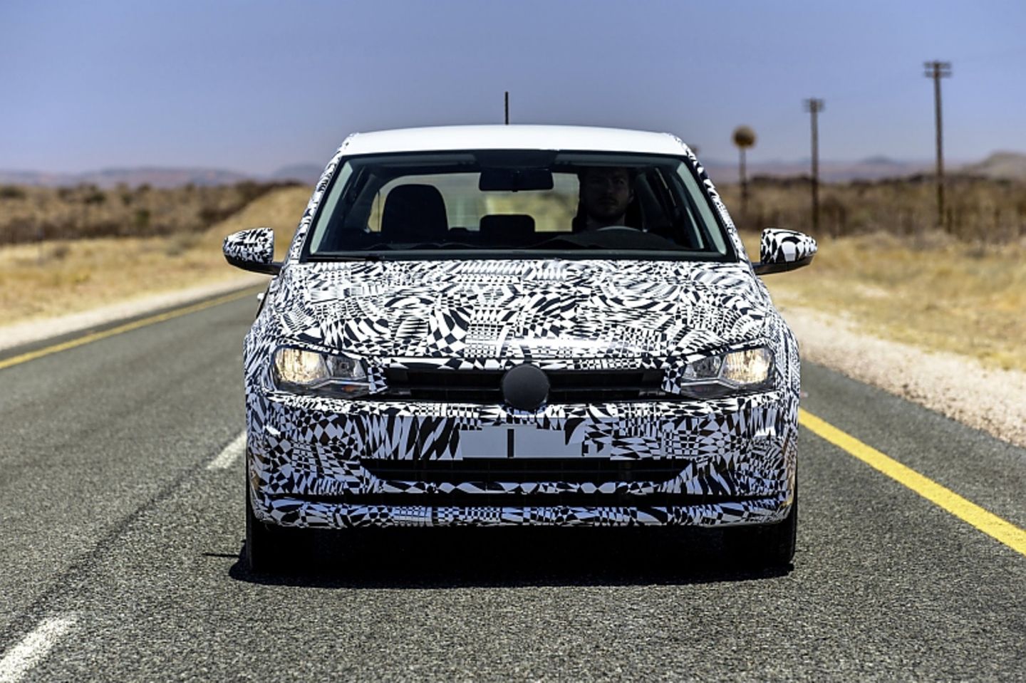 VW Polo VI Prototyp - serienmäßig gibt es nur Halogenlicht
