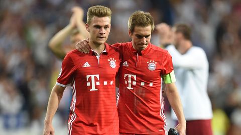 Philipp Lahm und Joshua Kimmich vom FC Bayern München