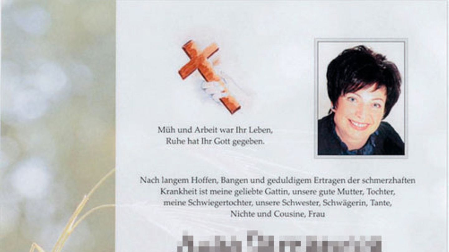 Anita B., ca. 45   Die Mutter einer kleinen Tochter war 41 Jahre alt, als Ärzte bei ihr Brustkrebs im Frühstadium diagnostizierten. Der Tumor war eingekapselt und hatte höchstwahrscheinlich noch nicht gestreut. Ihre Heilungschancen lagen laut Fachgutachten bei 93 bis 99 Prozent. Anita B. lebte in Kärnten, Österreich, wo Heilpraktiker verboten sind. Doch nahe an ihrem Wohnort empfing ein deutscher Heilpraktiker Patienten in eigenen Räumen, beriet sie und lotste sie in ein fränkisches Dorf, wo er seine Praxis betrieb. Er pendelte ihre Brust mit einem sogenannten "Biotensor" aus, mit dem man angeblich "Energiedefizite" feststellen können soll. Anschließend sagte er ihr, sie habe nur eine "Milchdrüsenentzündung" und behandelte sie fortan mit homöopathischen und pflanzlichen Präparaten.    Der Tumor wucherte, brach durch die Haut und öffnete sich zu einer handtellergroßen, schwärenden Wunde. Er streute im Körper. Vier Jahre später starb Anita B. an ihrer Krebserkrankung.  Heilpraktiker, die Patienten gefährden, indem sie sich zum Beispiel über eindeutige Diagnosen lebensbedrohlicher Krankheiten hinwegsetzen, sollen nach dem Willen des Gesetzgebers ihre Zulassung verlieren. Doch der Fall Anita B. zeigt, wie schwierig das ist. Heute – vier Jahre nach ihrem Tod – steht ihr Heilpraktiker wegen fahrlässiger Tötung vor Gericht. Warum er immer noch Krebsdiagnosen auspendeln darf, lesen Sie in der stern-Titelgeschichte "Gefährliche Heilpraktiker".      Quellen: Interviews mit der Staatsanwaltschaft Regensburg, dem Rechtsanwalt Ernst Maiditsch, der den Witwer vertritt, Anklageschrift, Fachgutachten zwei angesehener Onkologen. Persönliche medizinische Beratung bei dem Heilpraktiker in Begleitung einer Journalistin, die eine Fake-Brustkrebsdiagnose mit sich führte.