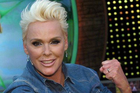 Brigitte Nielsen ballt die Faust