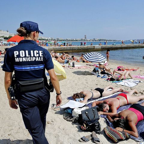 am Strand von Cannes