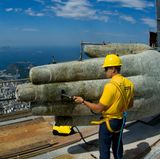 Kärcher reinigt Christus-Statue