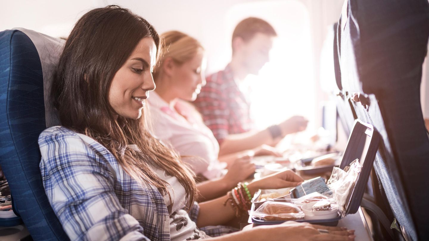 Aufgetischt: Nur noch bei Langstreckenflügen sind Essen und Getränke im Flugpreis inbegriffen.