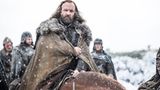 Der "Bluthund" Sandor Clegane war bisher nur im warmen Süden unterwegs. Hier ist er erstmals im Schnee zu sehen. Wohin geht er? Und hat sich seine Gesinnung wirklich geändert?
