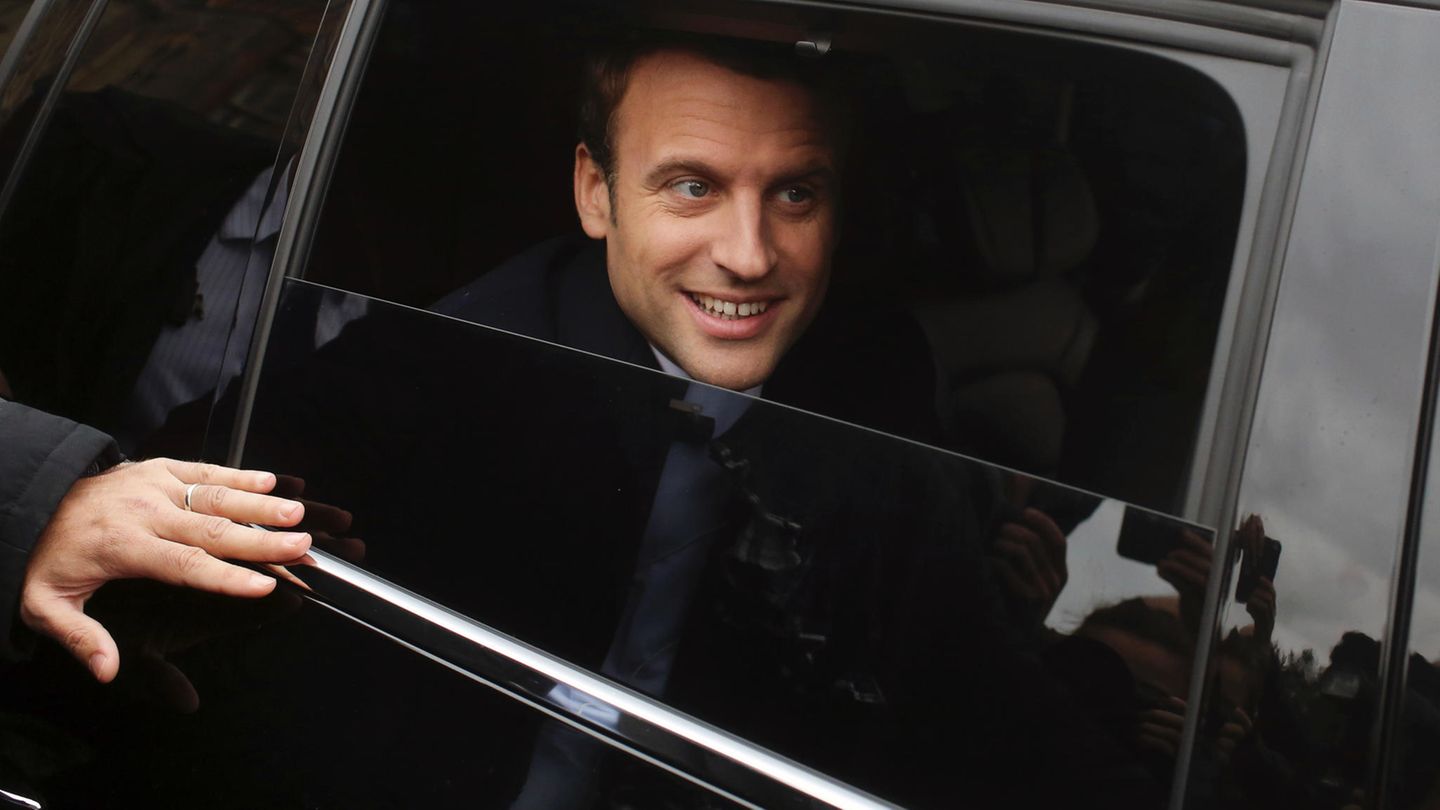 Emmanuel Macron im Auto