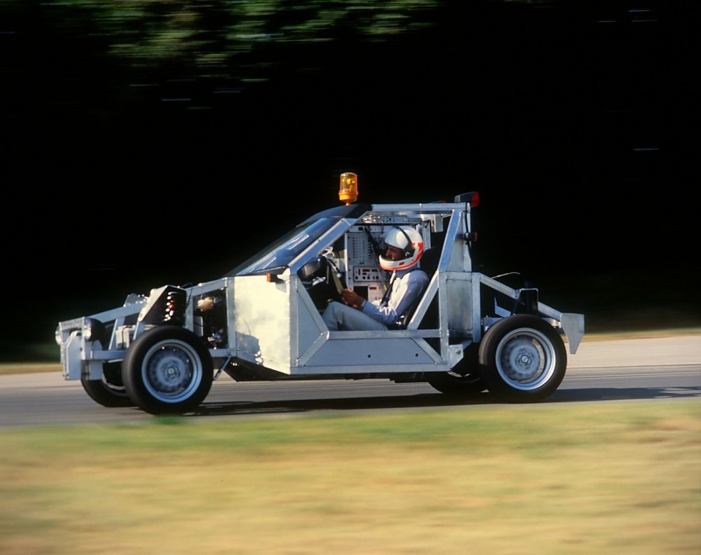 Ob man es glaubt oder nicht, diese Seifenkiste ist ein Prototyp eines BMW Z1