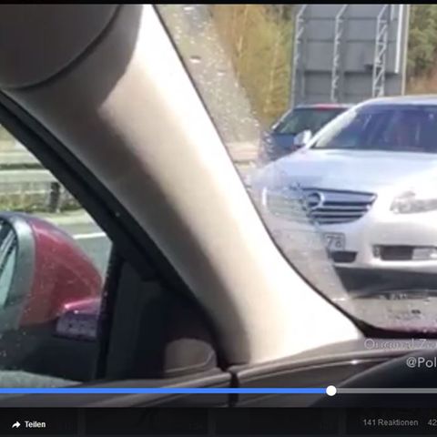 Geisterfahrt auf der A71: Die Polizei sucht nach dem Fahrer dieses silbernen Autos