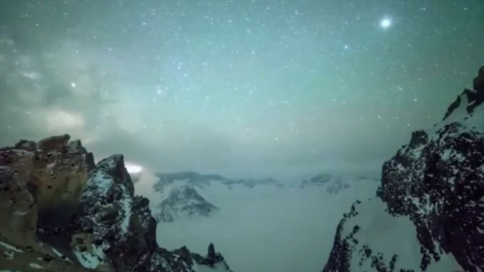 Bilder zum Träumen: Sternschnuppen-Spektakel: Zeitraffer zeigen Meteoritenschauer über China