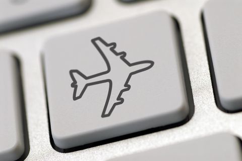 Online-Bucher sehen sich bei Namenskorrekturen mit verwirrenden Bedingungen und deftigen Kosten der Airlines konfrontiert.