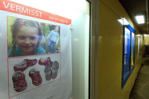 Such-Plakat nach der vermissten Inga im Bahnhof von Stendal