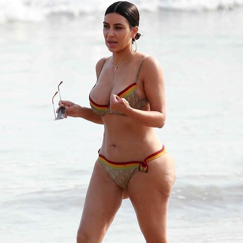 So sehen Kim Kardashians Kurven ohne Photoshop-Bearbeitung aus
