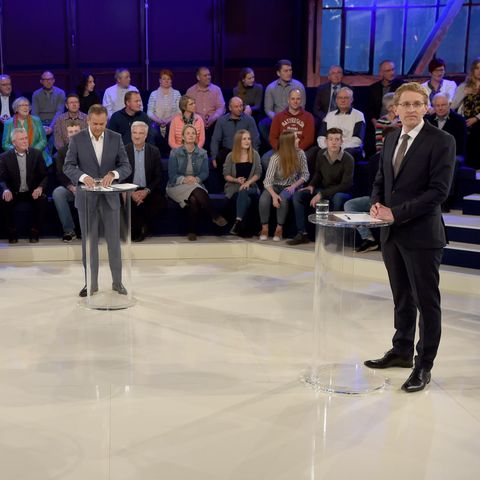NDR-Wahlarena mit SPD-Ministerpräsident Torsten Albig, Moderator Andreas Cichowicz und CDU-Herausforderer Daniel Günther