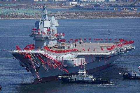 Aufrüstung zur See: Chinas erster selbst gebauter Flugzeugträger ist fertig