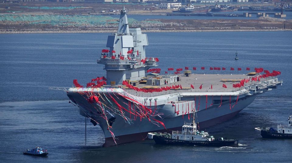 Aufrüstung zur See: Chinas erster selbst gebauter Flugzeugträger ist fertig
