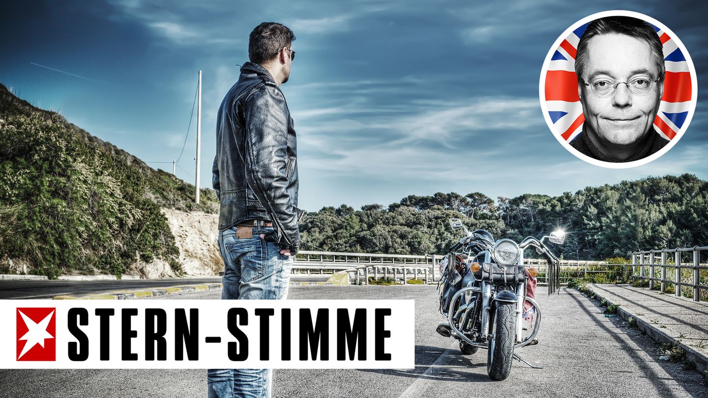 Mann liebt Motorrad