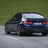 Die Endschalldämpfer haben einen größeren Durchmesser