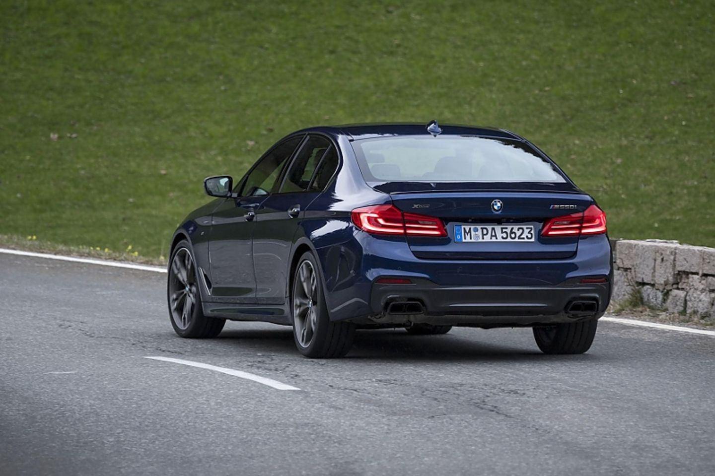So wird der BMW M550i xDrive dem neuen BMW M5 gefährlich - AUTO BILD