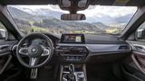 Das Cockpit ist zum Fahrer geneigt