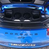 Hier ist kaum was vom Boxermotor zu sehen.