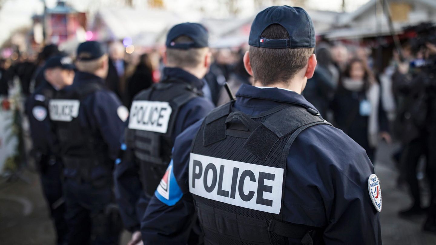 Polizisten ins Paris (Symbolfoto)