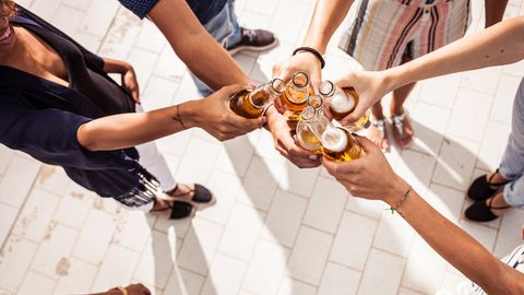 Viele Studenten trinken mehrmals wöchentlich Alkohol - nicht nur in kleinen Mengen