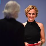 Nannenpreis 2017 Caren Miosga lächelnd auf der Bühne