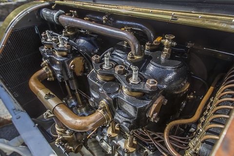 Der Motor des Mercedes Simplex - ein Kunstwerk
