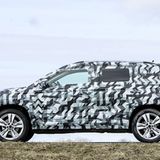 Mit einer Länge von 4,38 Metern ist der Skoda Karoq deutlich länger als der Yeti